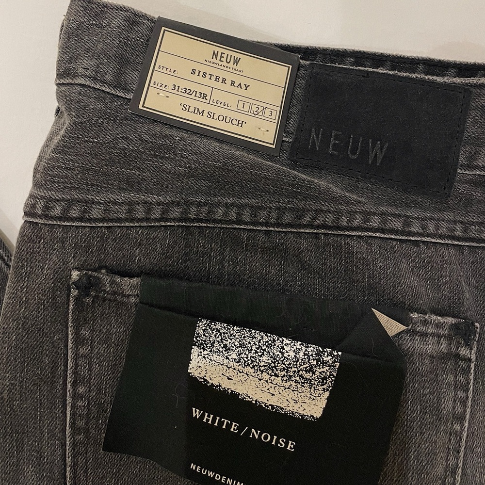 NWT NEUW Sister Ray Distressed Jeans 31:32